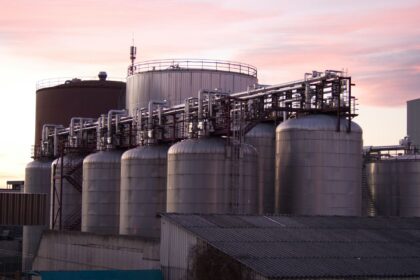 Waarom IBC afvullen uitbesteden de slimste keuze is voor groeiende industriële bedrijven