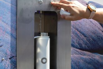 Waarom een waterdispenser op kantoor een slimme investering is